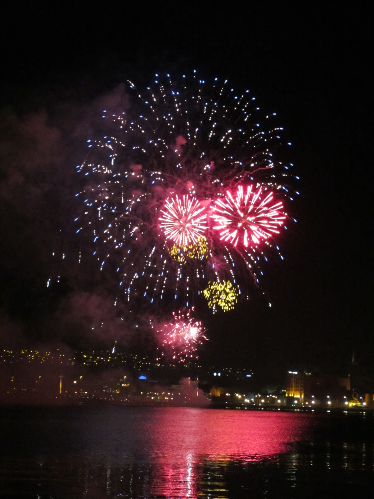 Sandy Quilts Derry's Halloween Fireworks
