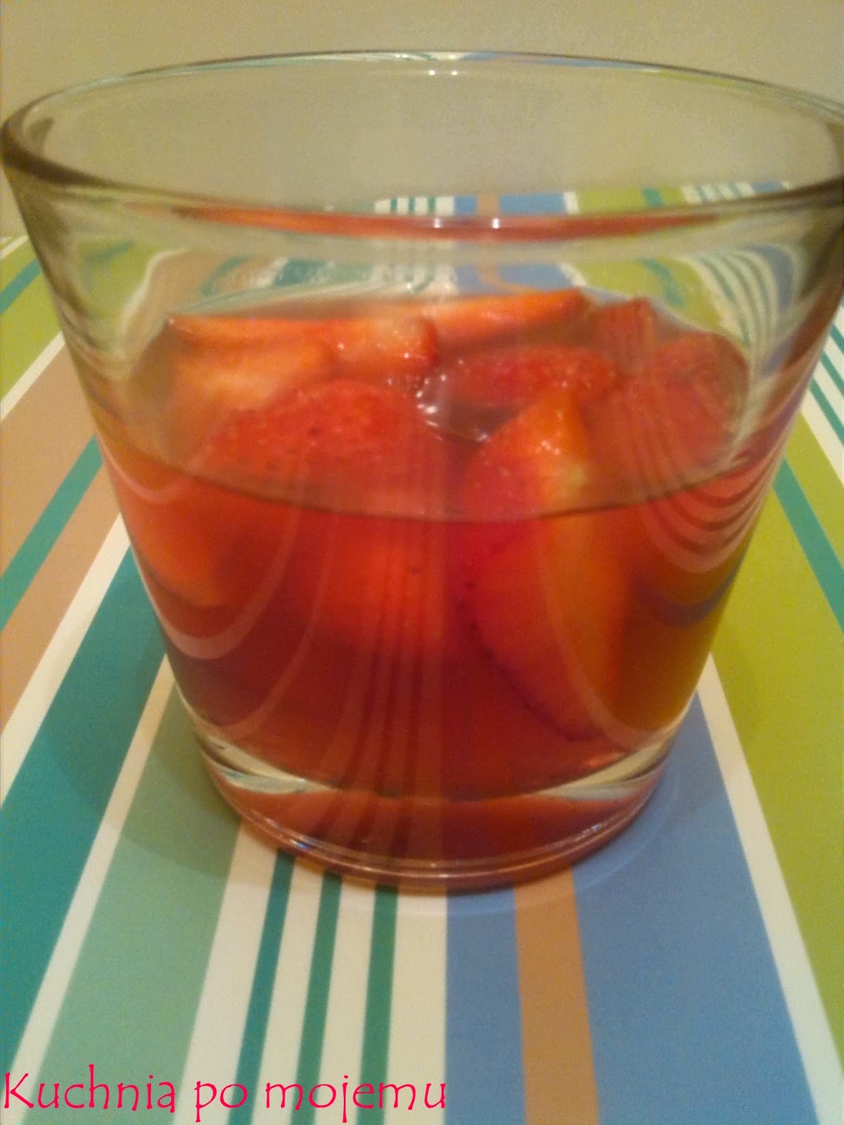 Kuchnia po mojemu Orzeźwiający drink z owocami, czyli truskawkowe