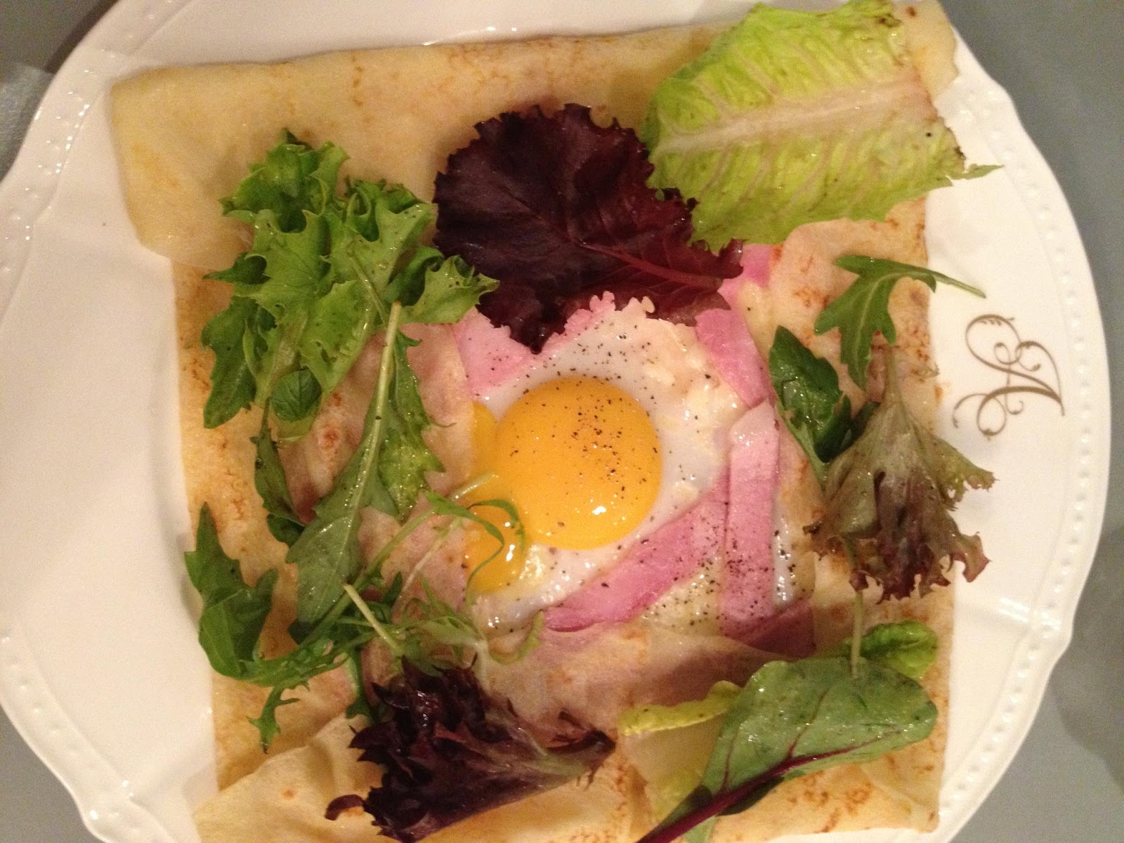 How to get eggshell out of your yolk