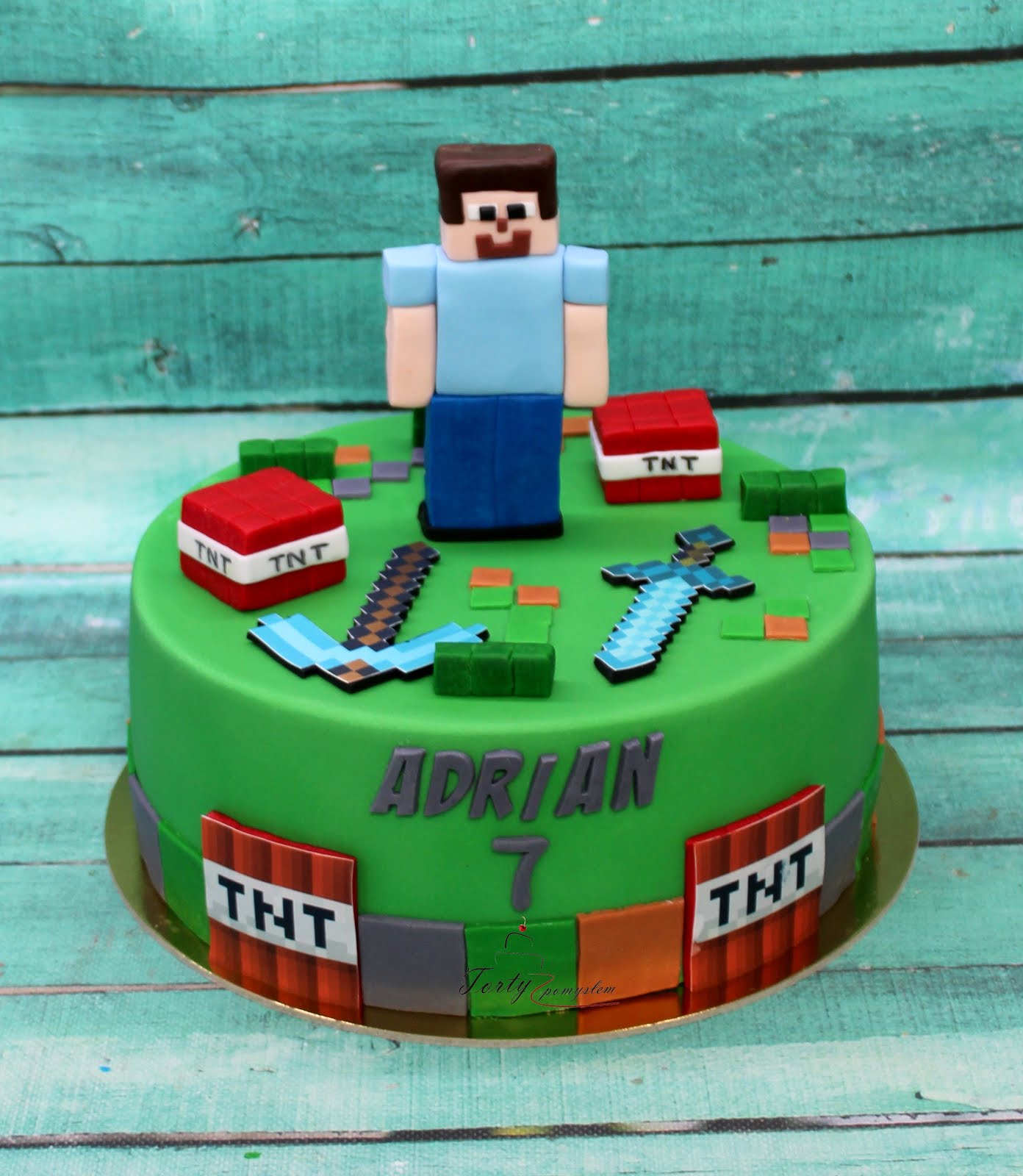 Torty Z Pomyslem Krakow Tort Z Minecraft Z Mieczami