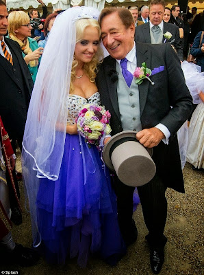 article-2755715-215BD5DA00000578-92_634x