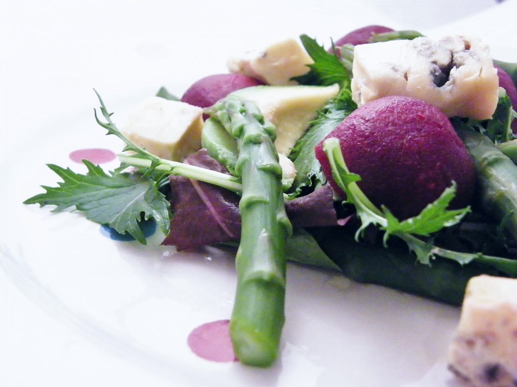 Asparagus, Avocado, Blue Cheese and Beetroot Salad Tinned Tomatoes