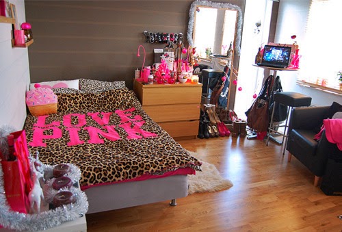 Dormitorios en rosa y negro estilo animal print - Ideas para decorar