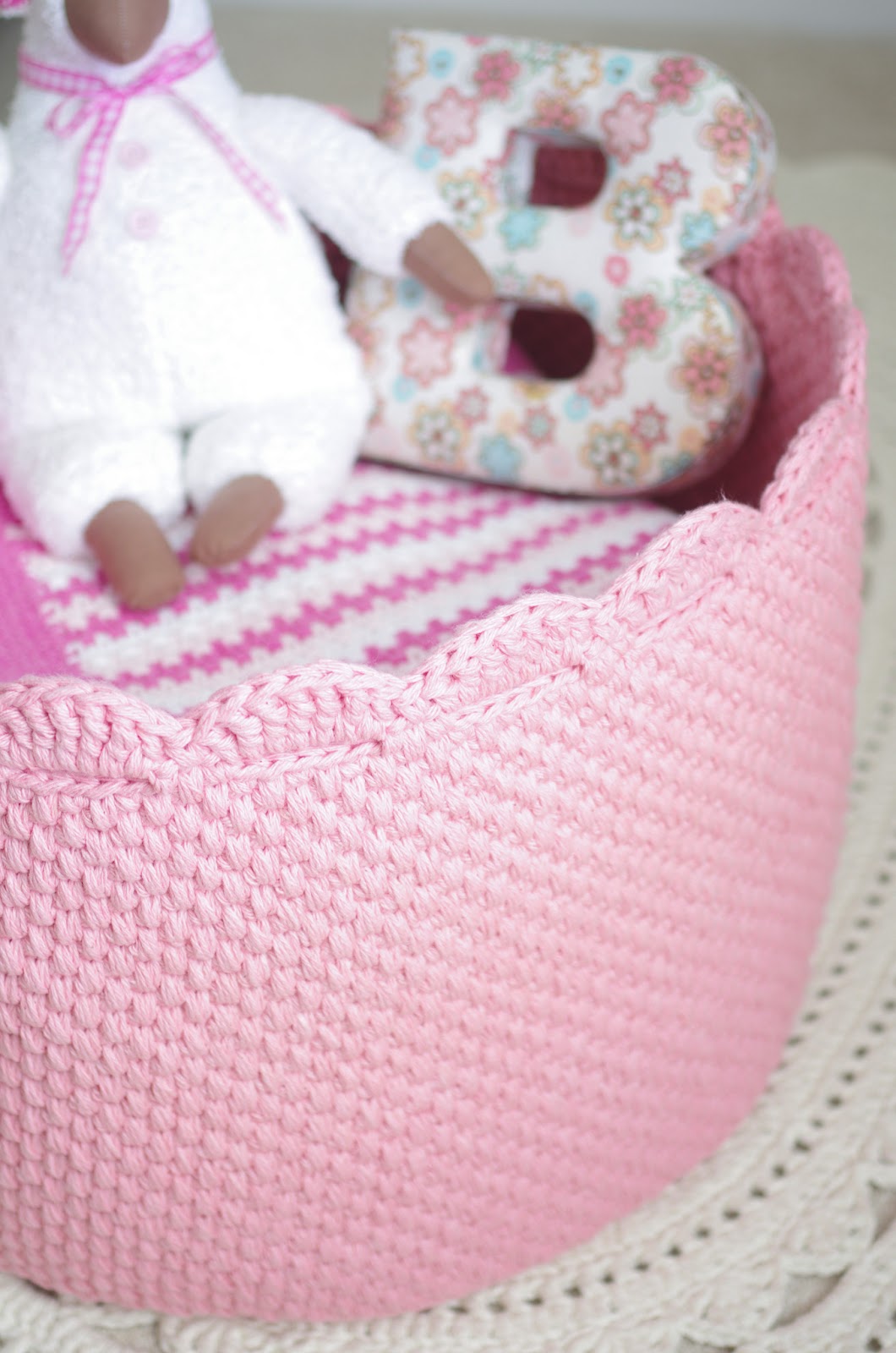 ...Handy Crafter... Huge Pink Nursery Basket