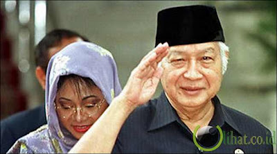 Soeharto berkuasa melebihi raja