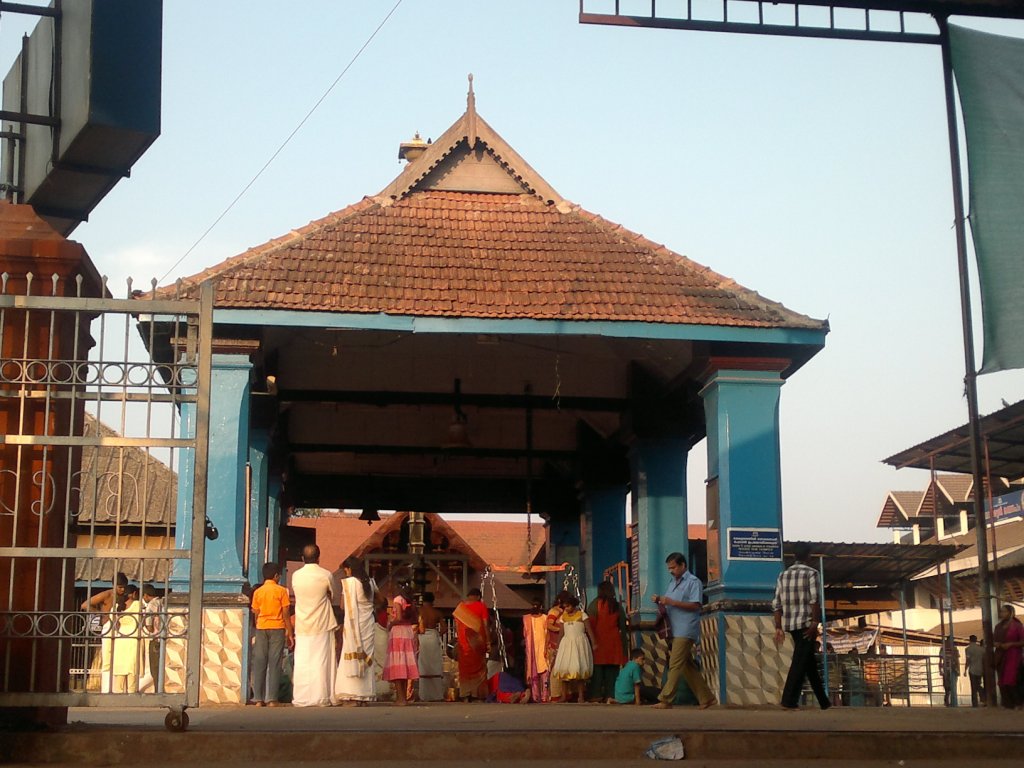 காசிநாதன் என்கின்ற நான்; (பாகம்;6) Chottanikkara-temple+%25281%2529