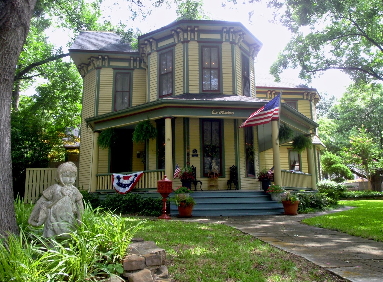 Pedal Pushers Waxahachie The Gingerbread City