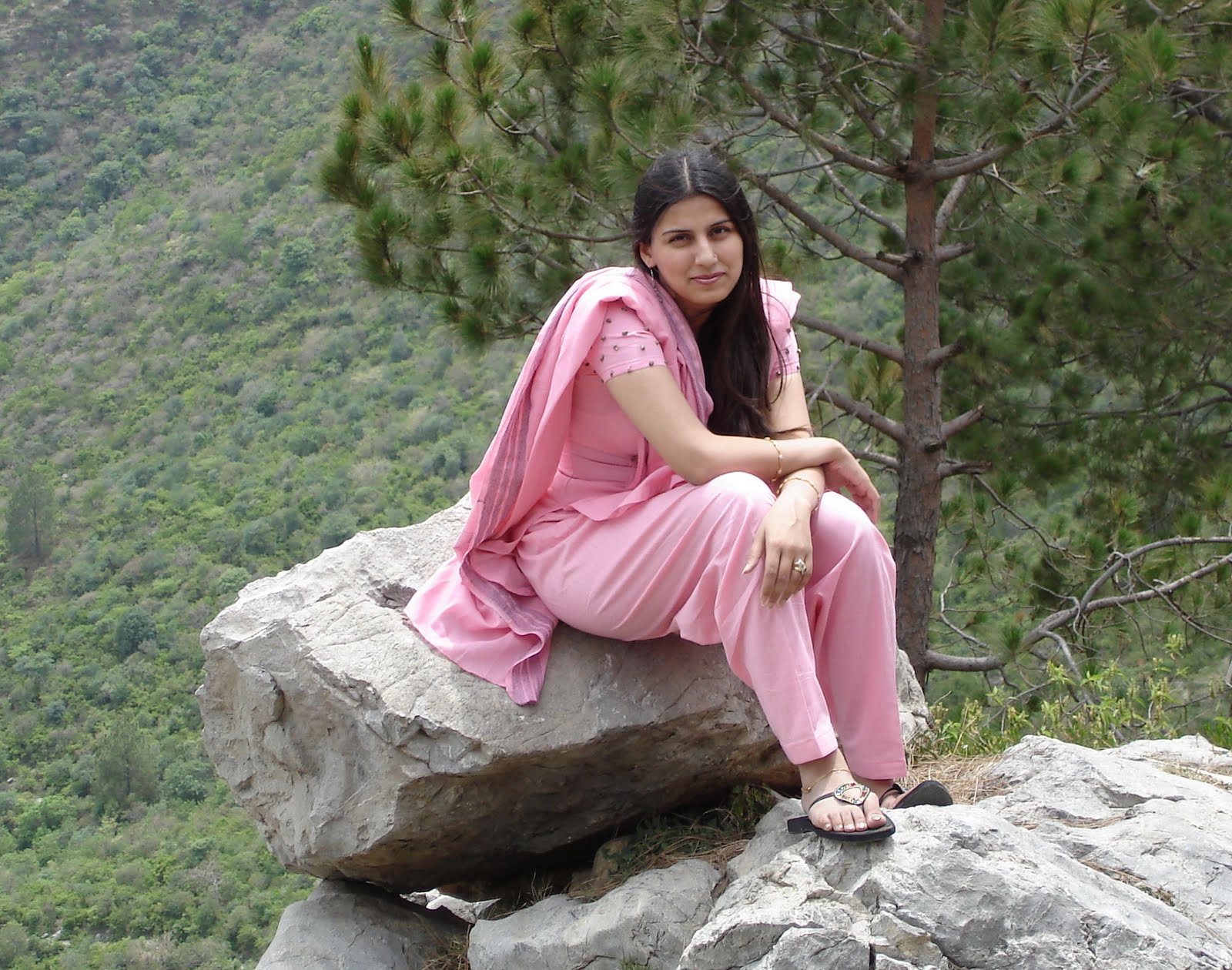 Kashmiri women beauty boobs