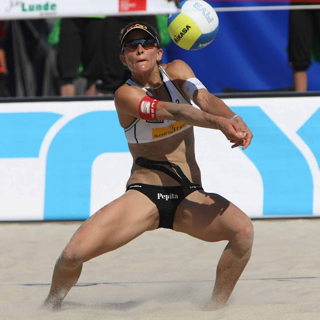FEMALE BEACH VOLLEYBALL CLING Female Beach Volleyball Nadine Zumkehr, Swiss beach volleyball