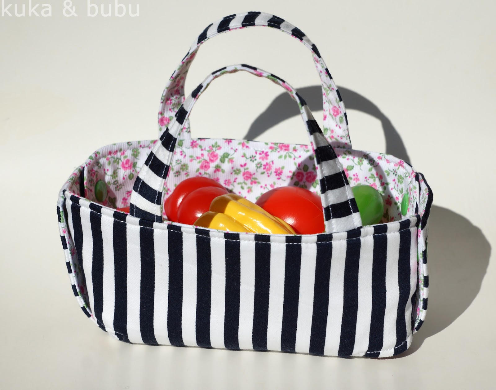 kuka and bubu Shopping Basket for Bubu Cesta de la compra para Bubu