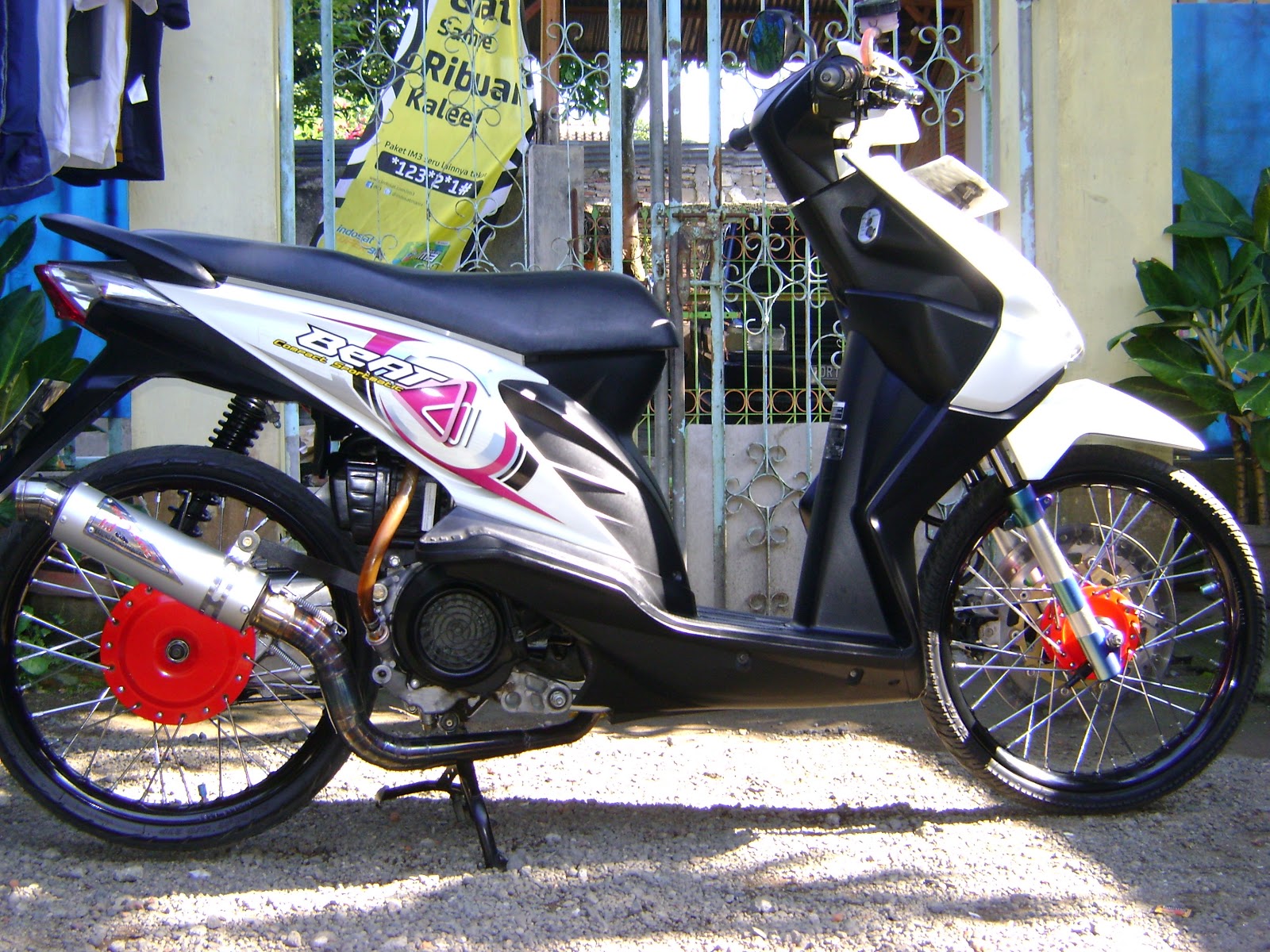 Download Koleksi 51 Gambar Modifikasi Motor Honda Beat Karbu Terbaru