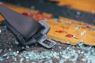 Acidente faz um morto, feridos e paralisa EN4
