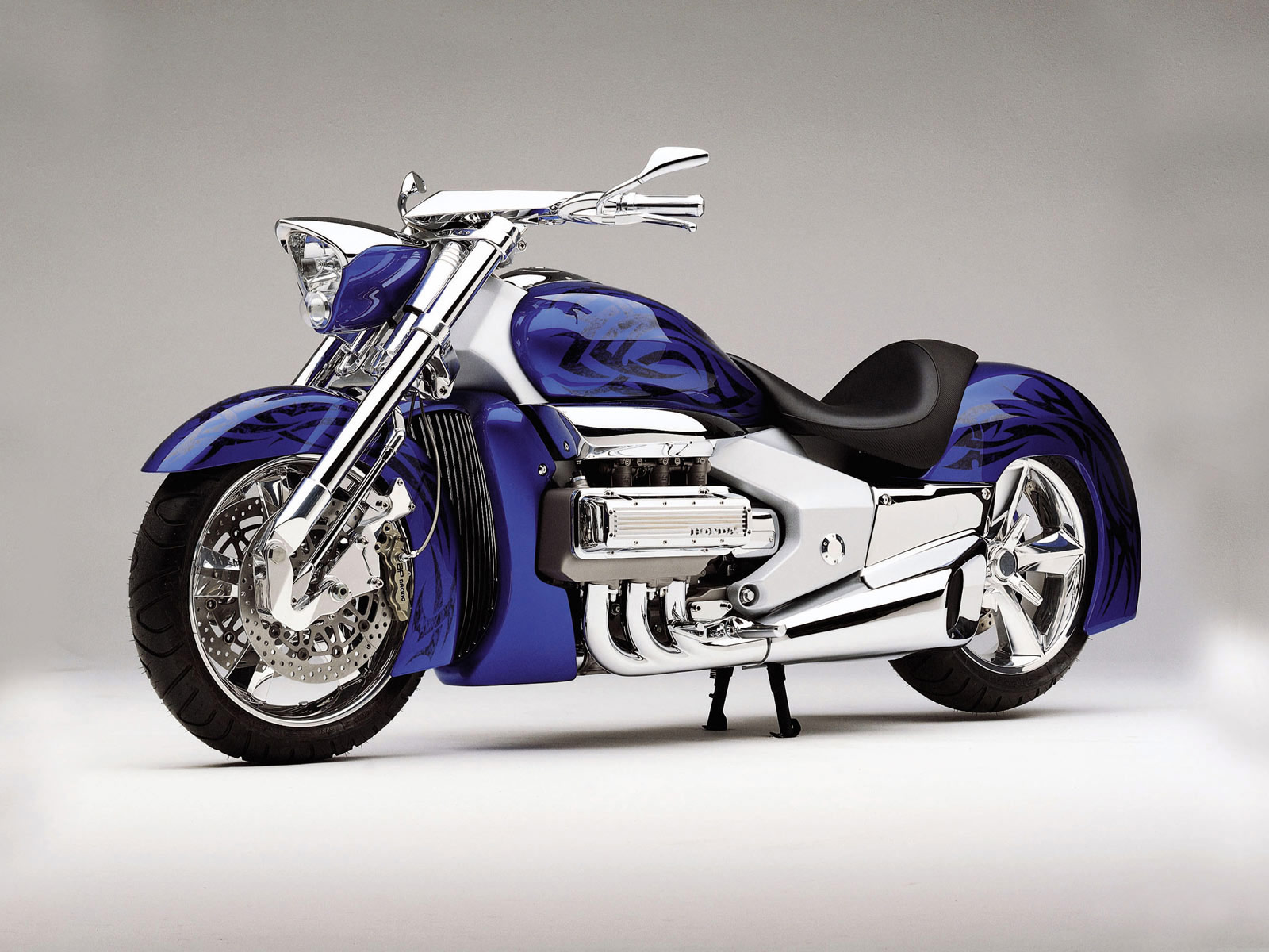 Cling on for dear life !!!: The Honda NAS Motorbike Concept