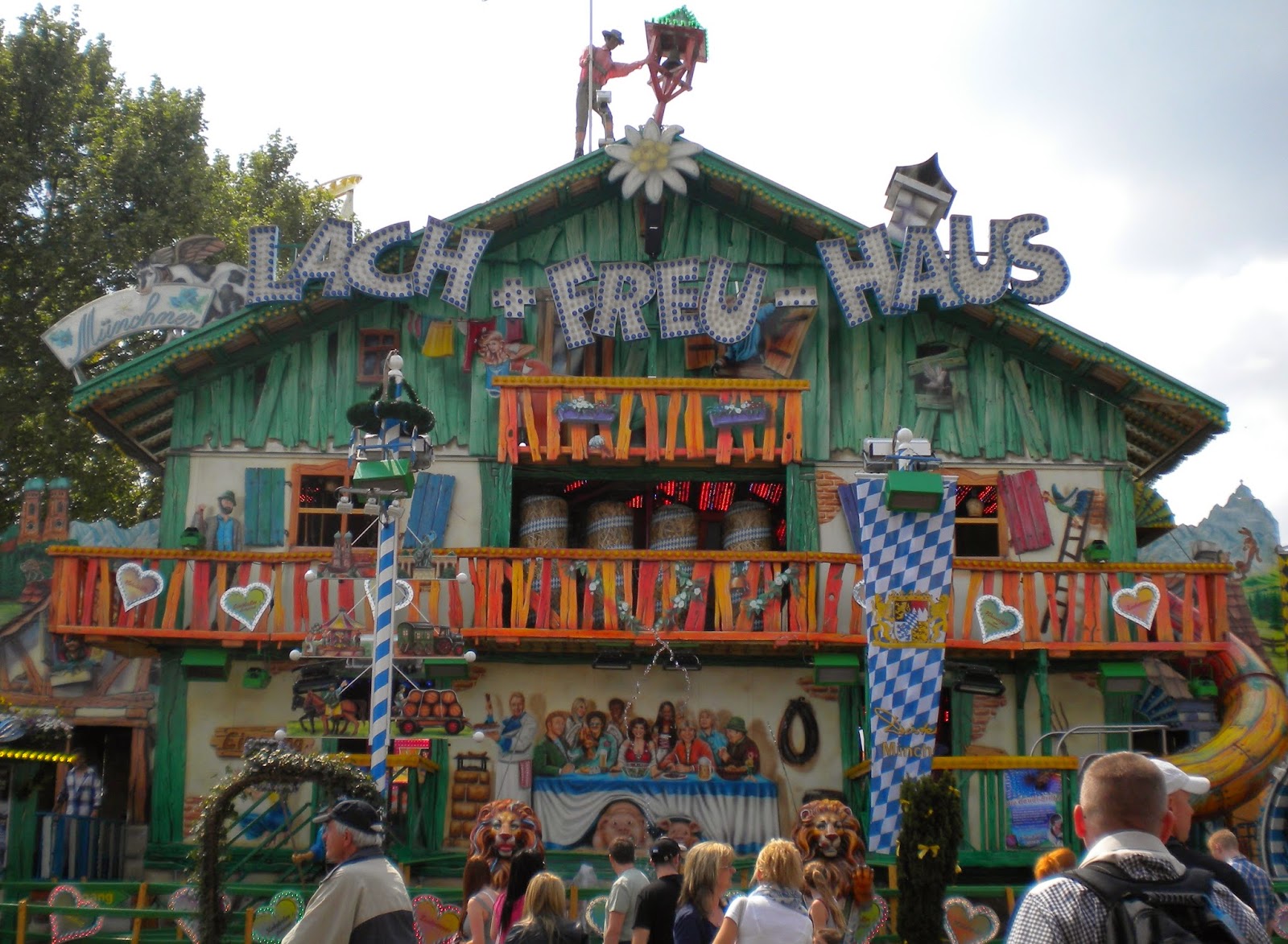 Frühlingsfest in Stuttgart, Germany http://briannababbles.blogspot.de