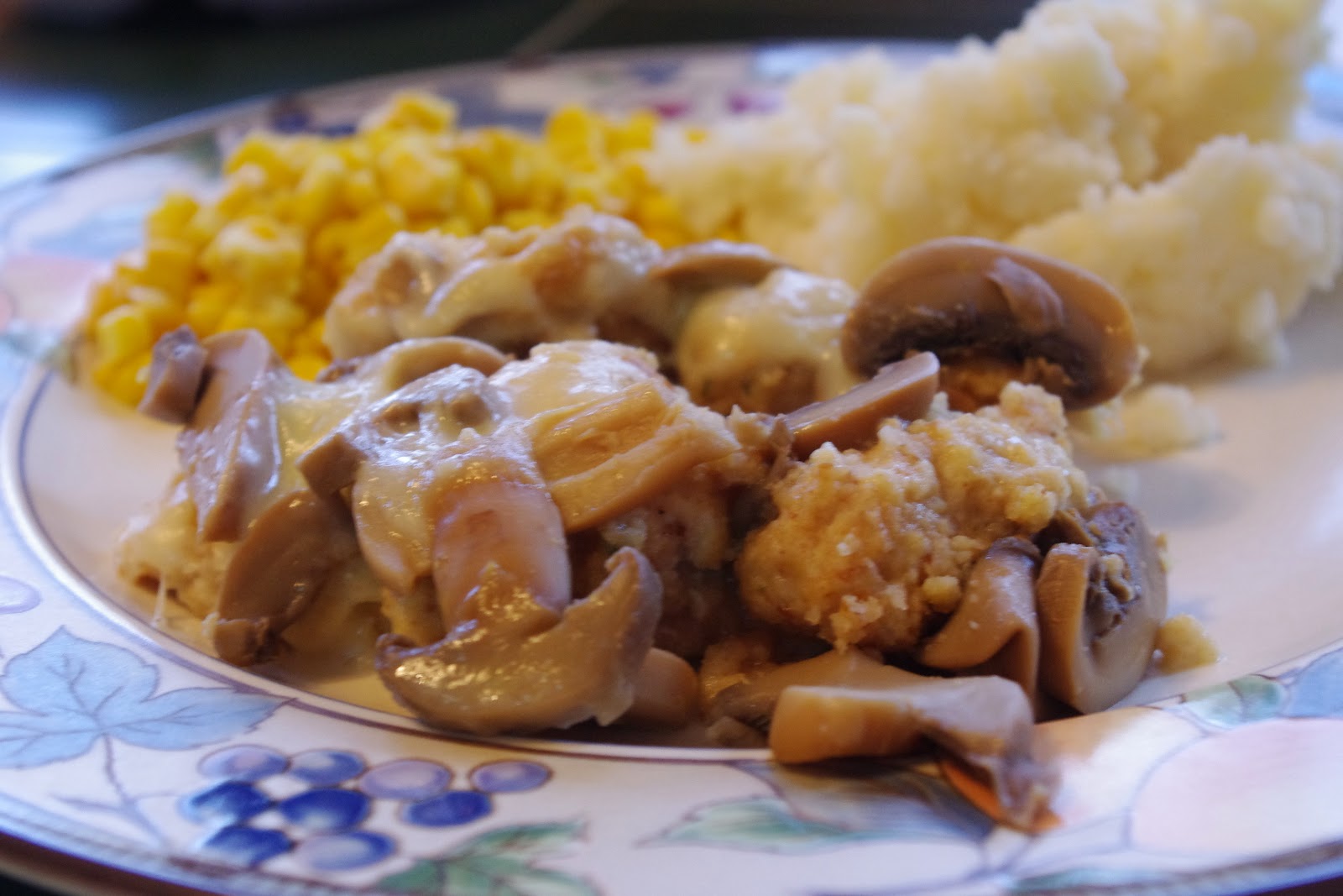 The Busy Moms' Recipe Box: Baked Chicken and Mushrooms