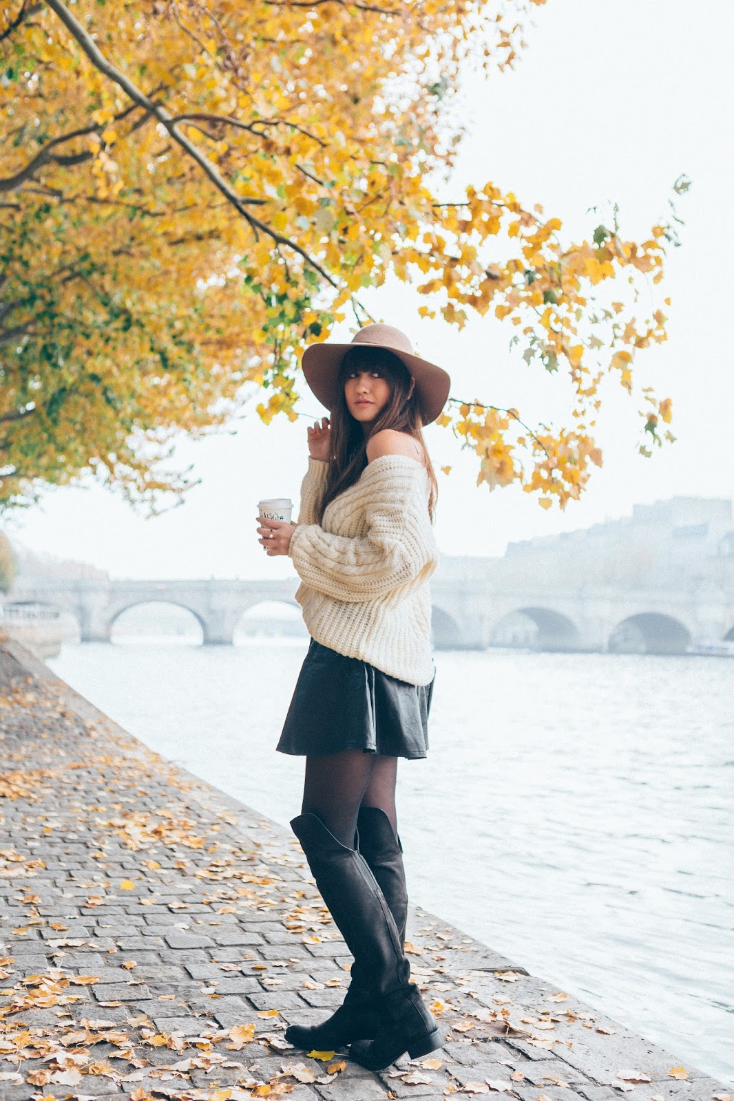 Parisian fashion blogger, Look, Streetstyle, Autumn Look, Fashion photography, Meet me in paree