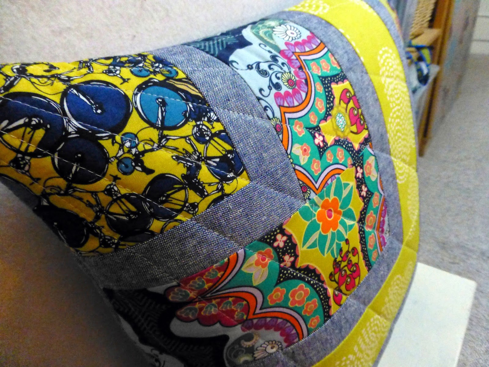 Quarter Log Cabin Cushion Tutorial Just Jude Designs Quilting