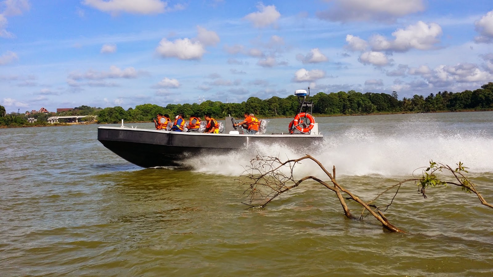 BOAT DESIGN AND MARINE CONSULTANCY 8.50M FAST RIGID HULL FOAM BOAT