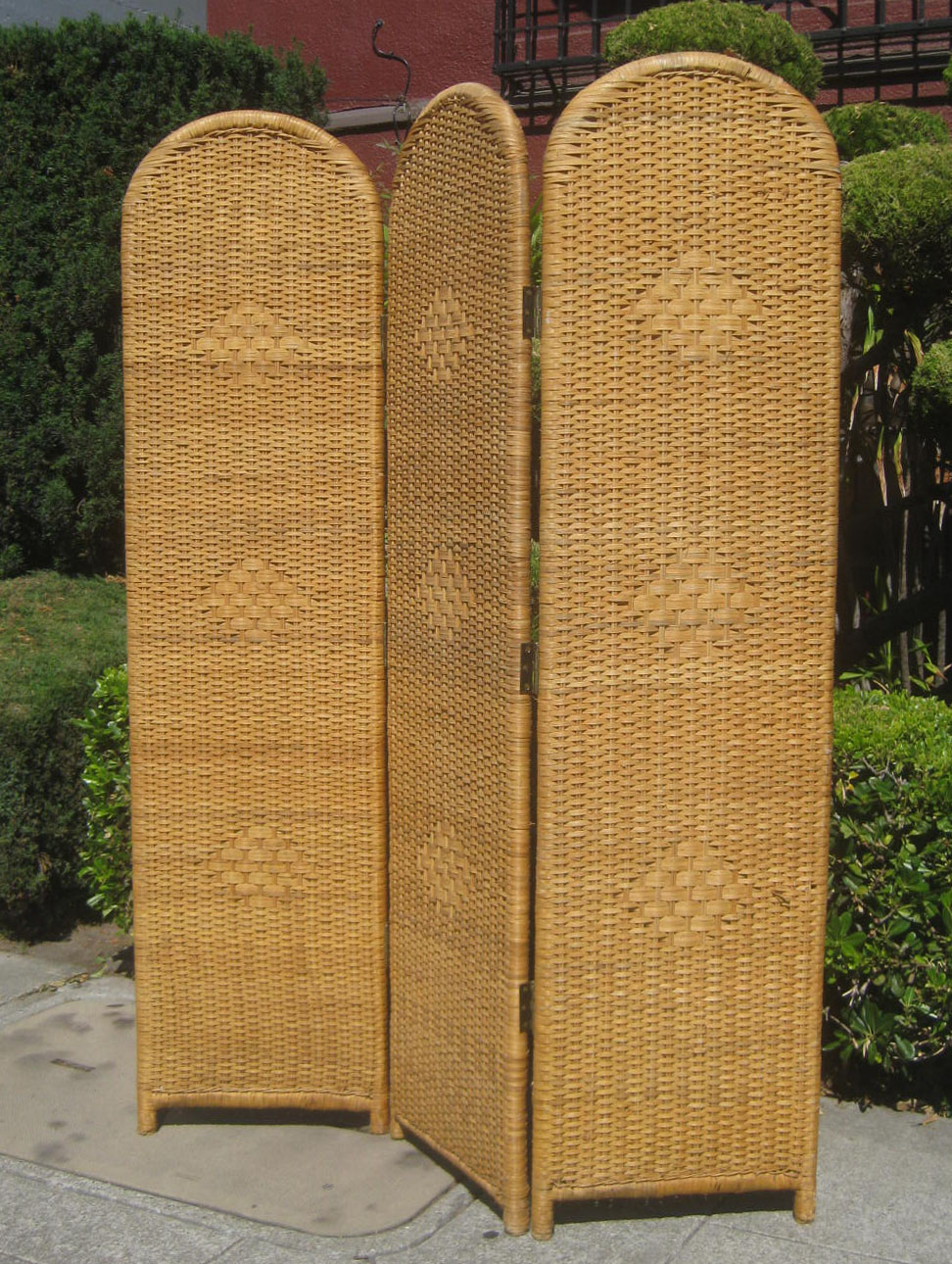 UHURU FURNITURE & COLLECTIBLES SOLD Wicker Room Divider 80