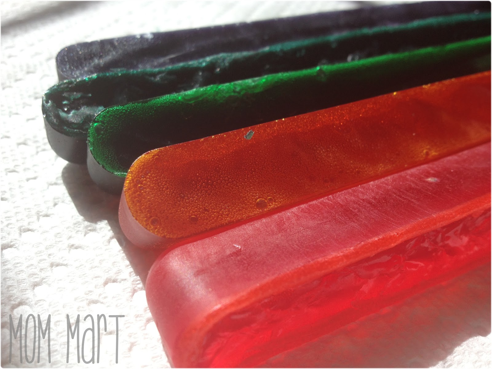 Mom Mart Kid Craft How to make Bath Crayons!