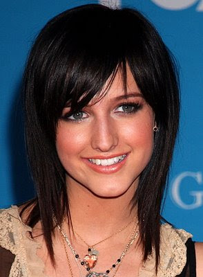 trendy Ashlee Simpson mid lenght hairstyles