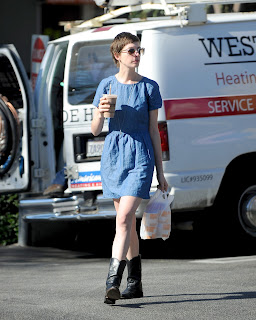 Anne Hathaway candids