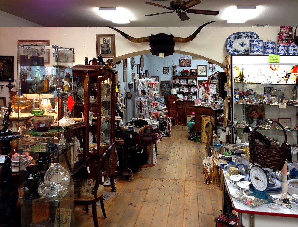Krug's Studio: Antique Stores, Where Our Lives Go To Be ...