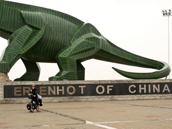 Pix Guru The Kissing Dinosaurs of Erenhot in China