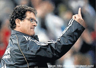 photo of Fabio Capello showing his middle finger
