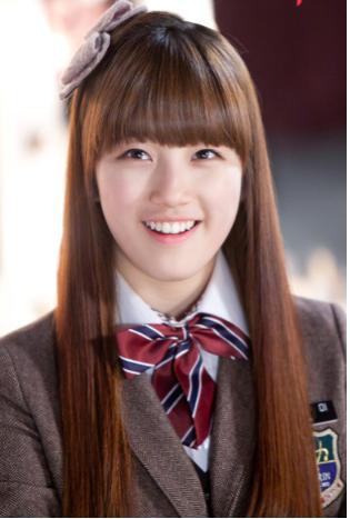 Real Name: Bae Su Ji/배수지 (裴秀智). Birthday: October 10, 1994 (16;