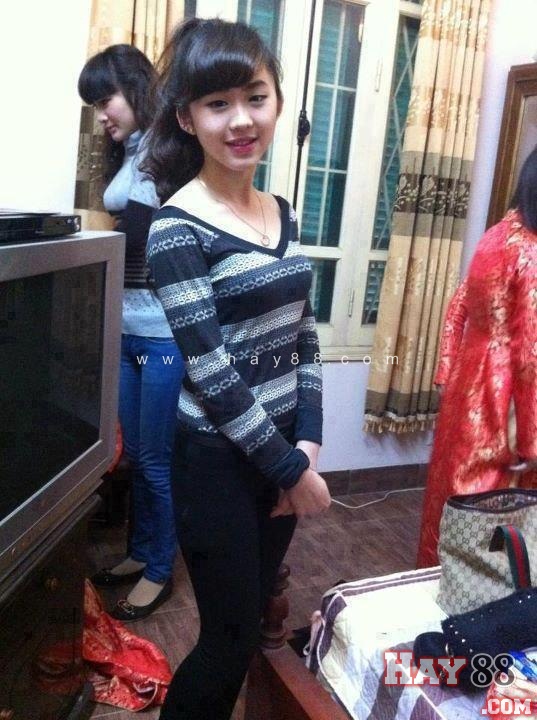 anh-gai-xinh-mong-cong-veu-bu-ngay-301