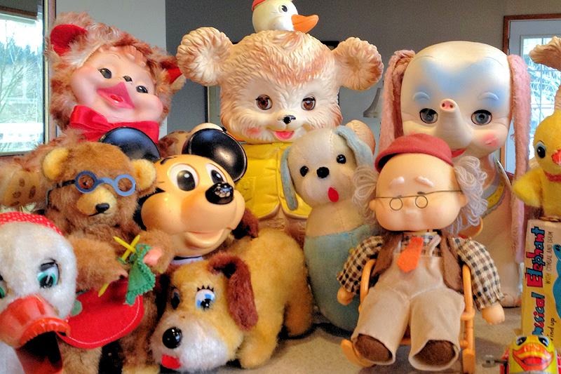 Shoreline Area News Antiques Roadshow appraiser at Doll and Toy Market