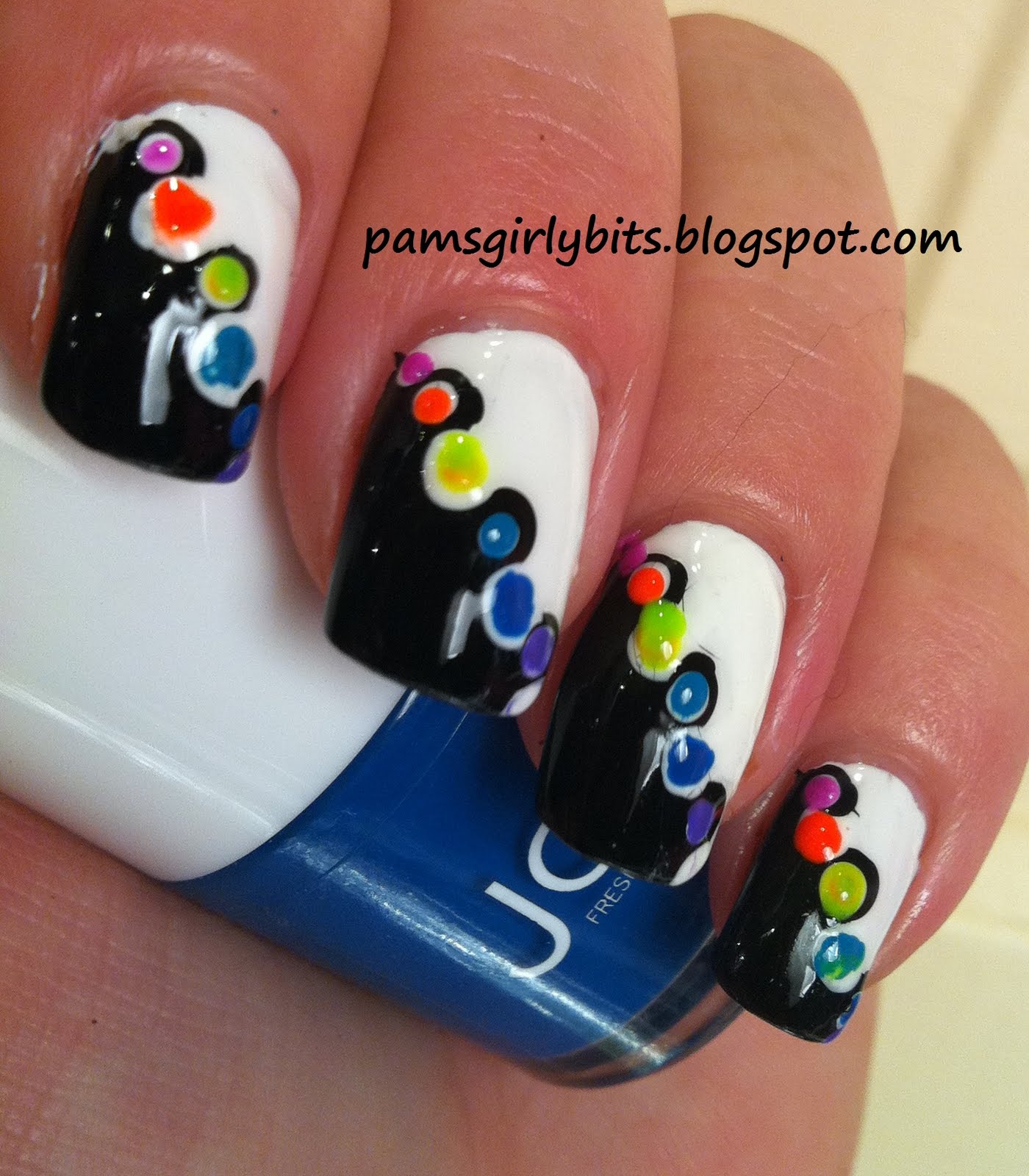 Girly Bits: Rainbow Yin and Yang Nail art