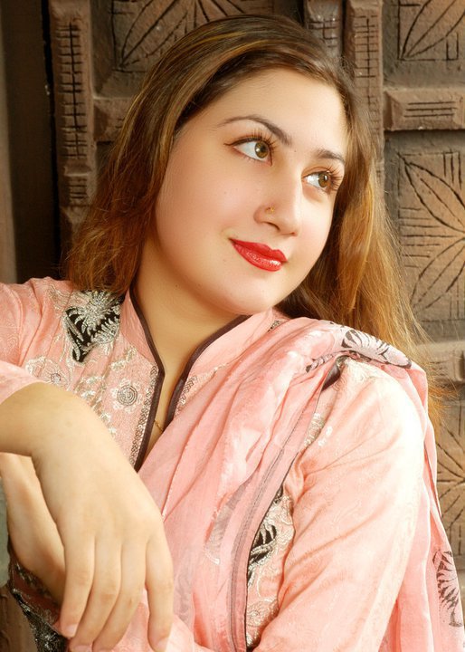 Pashto Pakistani Famous Singer Urooj Mohmand Latest HQ PicsPhotoshoots sexy stills