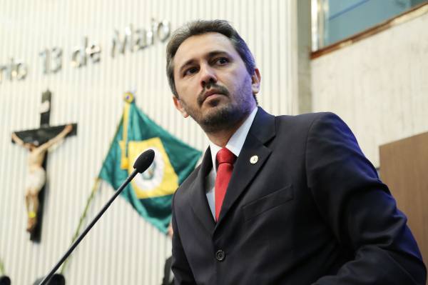 Dep. Elmano de Freitas ( PT ) foto: Máximo Moura