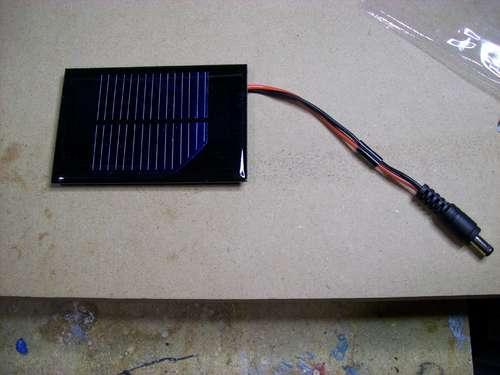 Hacks and Mods: iPhone Charger Powered Thru Solar Energy