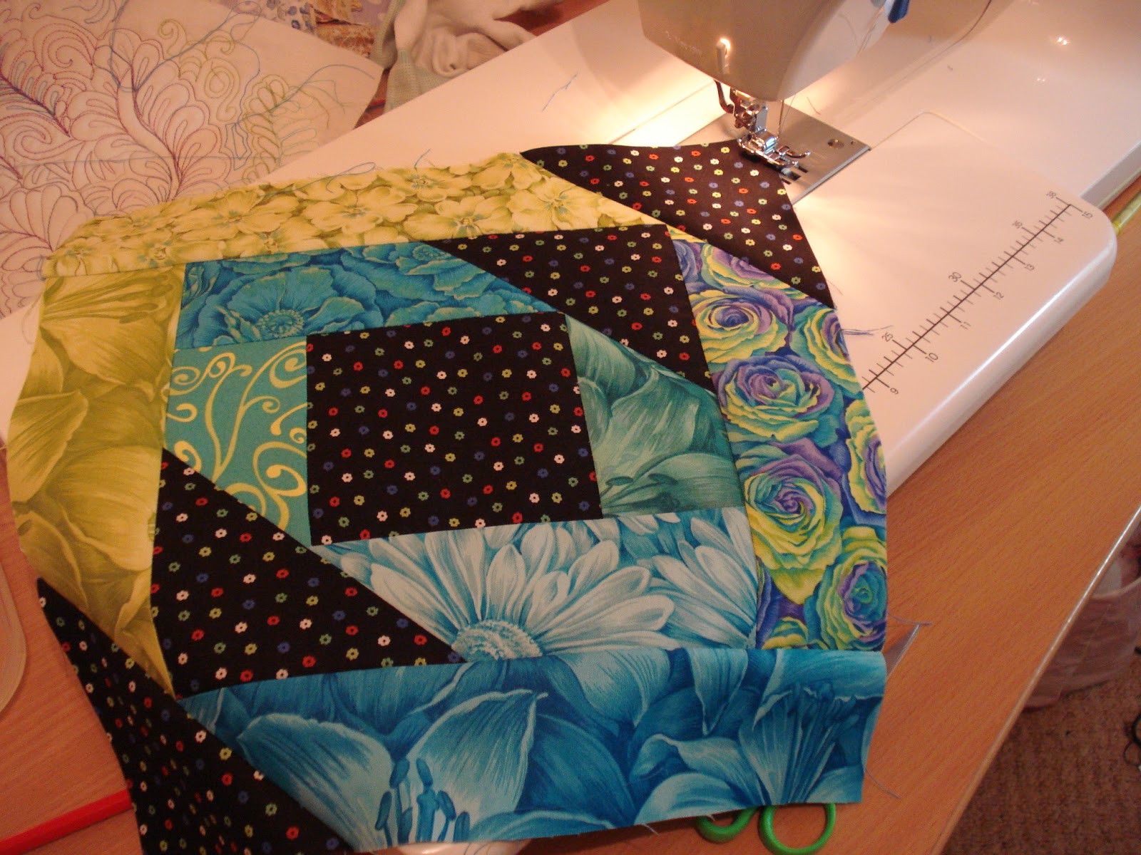 The Nifty Stitcher Pineapple Blossom Quilt