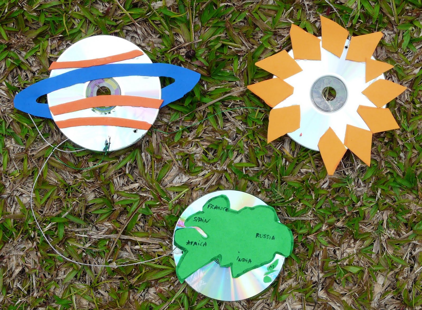 I love crafts May 12 CD suncatchers