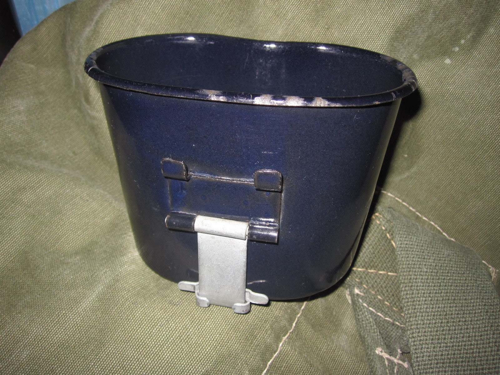 bingbabel WW2 Enamel Porcelain Canteen Cup 1942