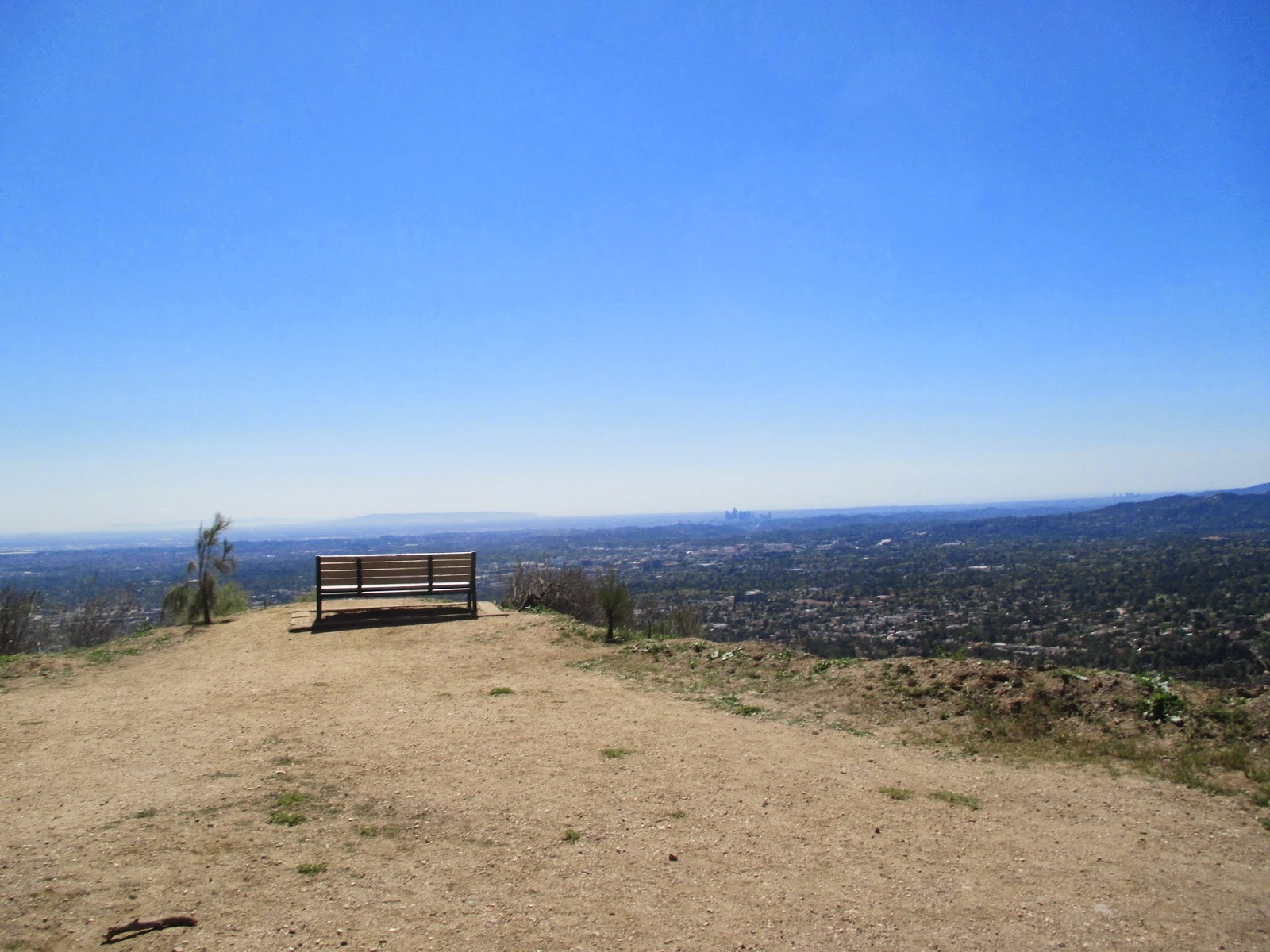 Hiking in Southern California Henninger Flats from Eaton Canyon