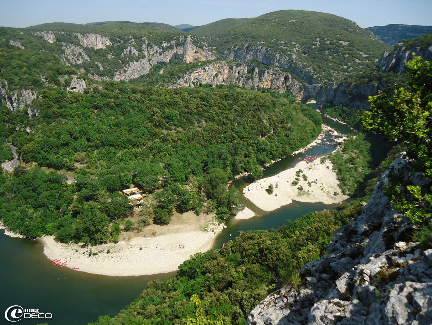 Le Lodge du Pont d'Arc situé dans la Réserve Naturelle Nationale des Gorges de l'Ardèche