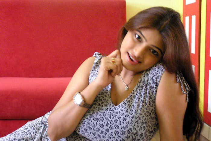 Gusa Gusa: Anchor Jahnavi Hot Pics