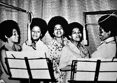 The Queens and Ndlondlo Bashise Band - Baratsale - Nginothando The Queens and Ndlondlo Bashise Band - Baratsale - Nginothando