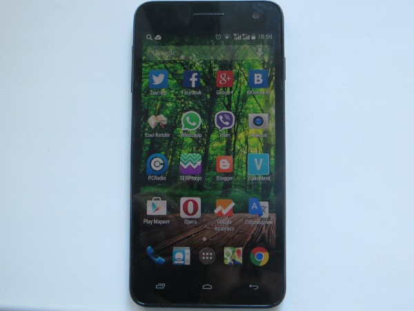 Телефон Fly IQ4512 Evo Chic 4 