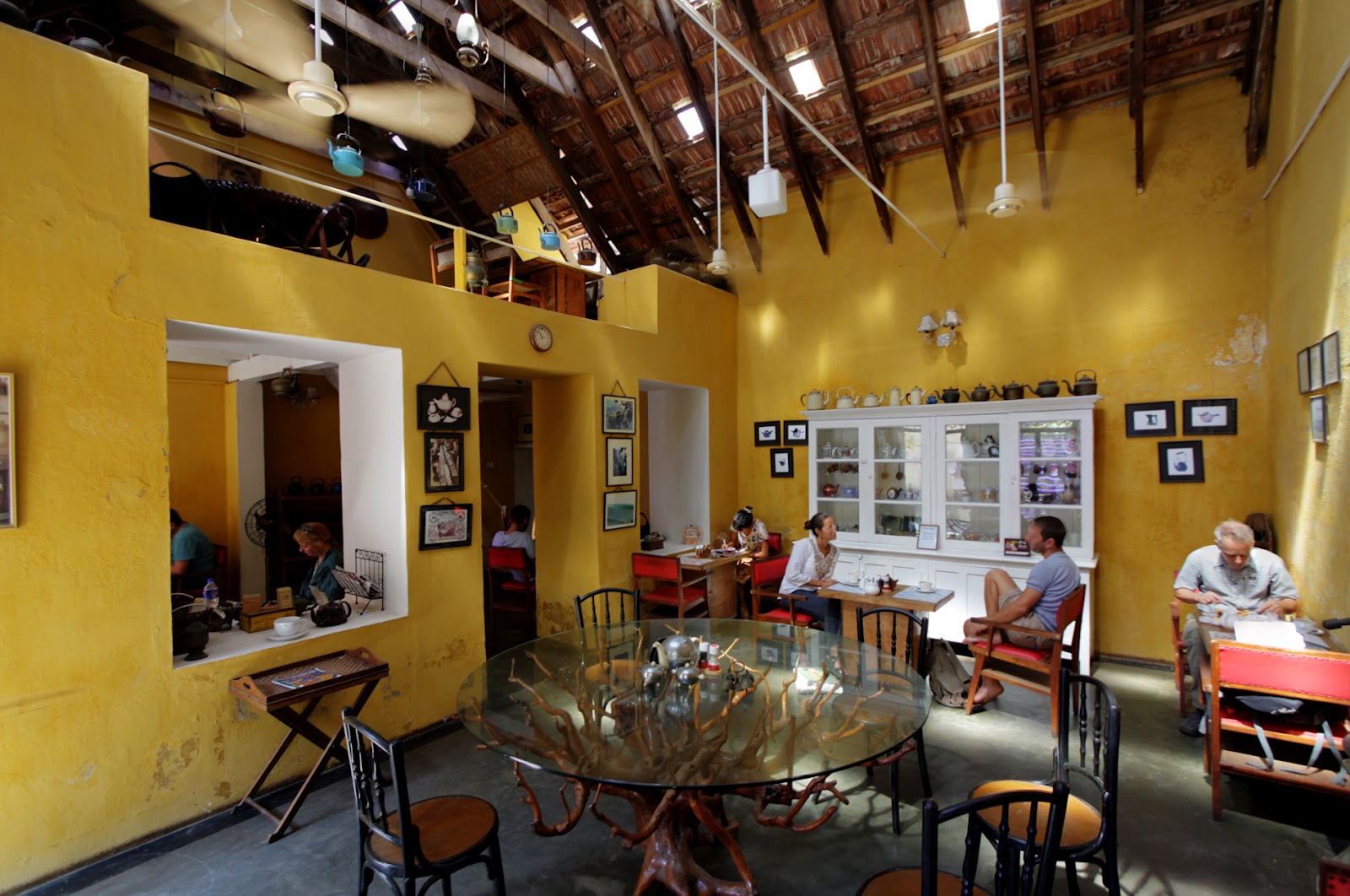 ViEW All about teapots