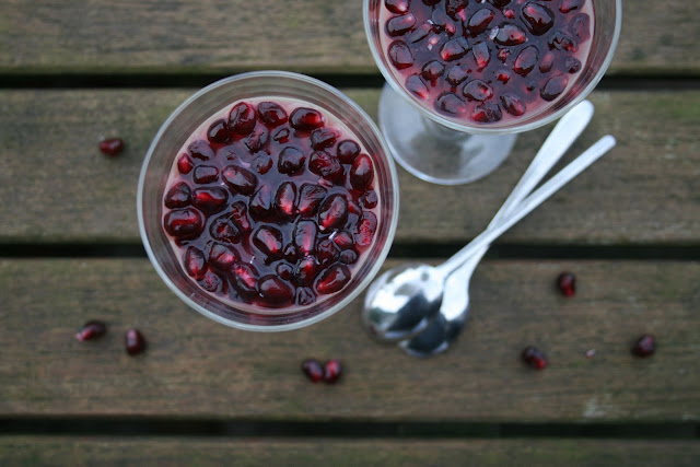 Witte chocolademousse, granaatappel, witte wijn