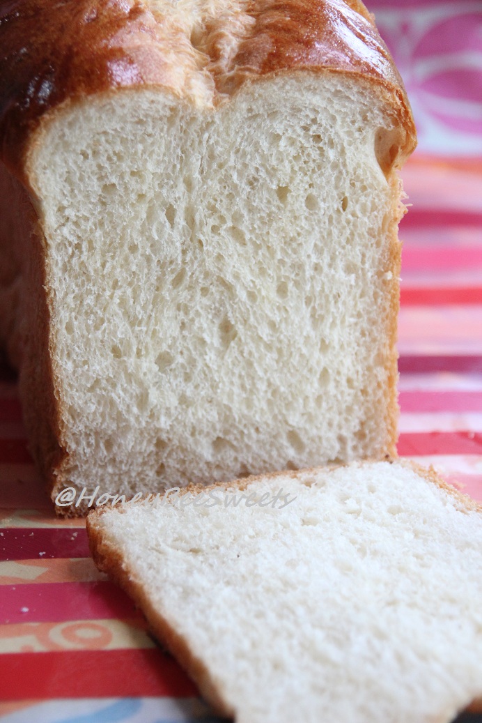 Honey Bee Sweets Maple Syrup Loaf and Red Wine Yeast Bao (枫糖土司 & 红鞠包子)