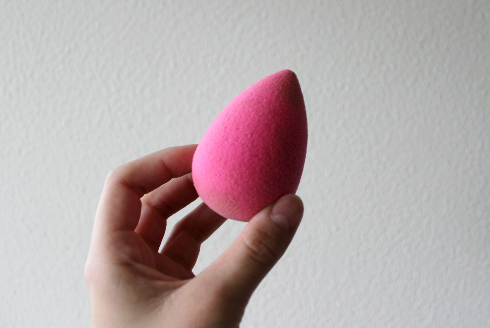 Elín Likes BEAUTY BLENDER VS REAL TECHNIQUES MIRACLE COMPLEXION SPONGE