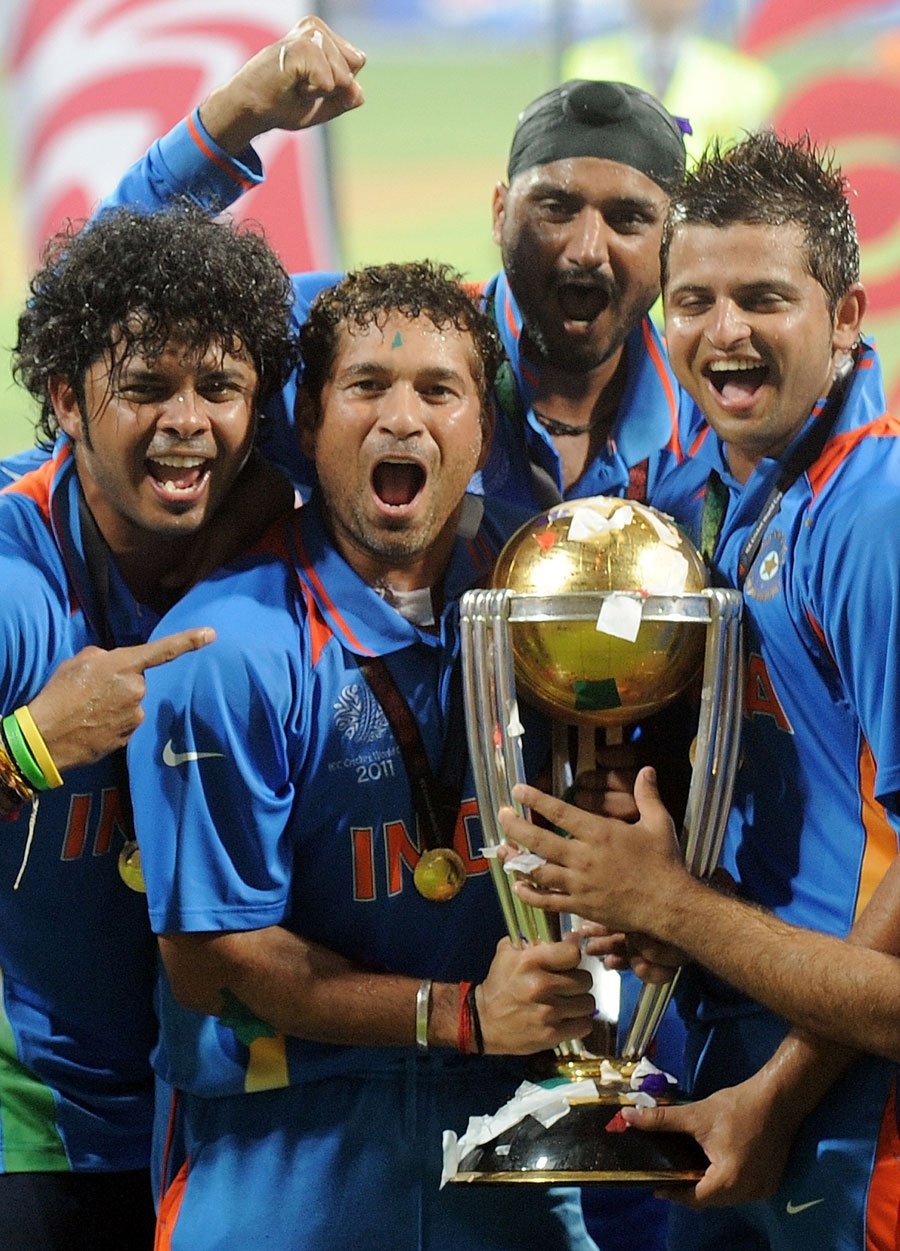 IWAK KUTOK Team India Lifting The World Cup Photos