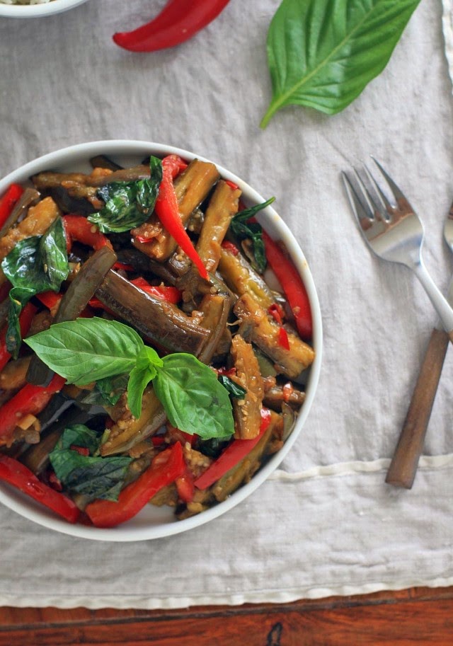 [Thailand Recipes] Spicy Eggplant with Red Bell Pepper and Thai Basil